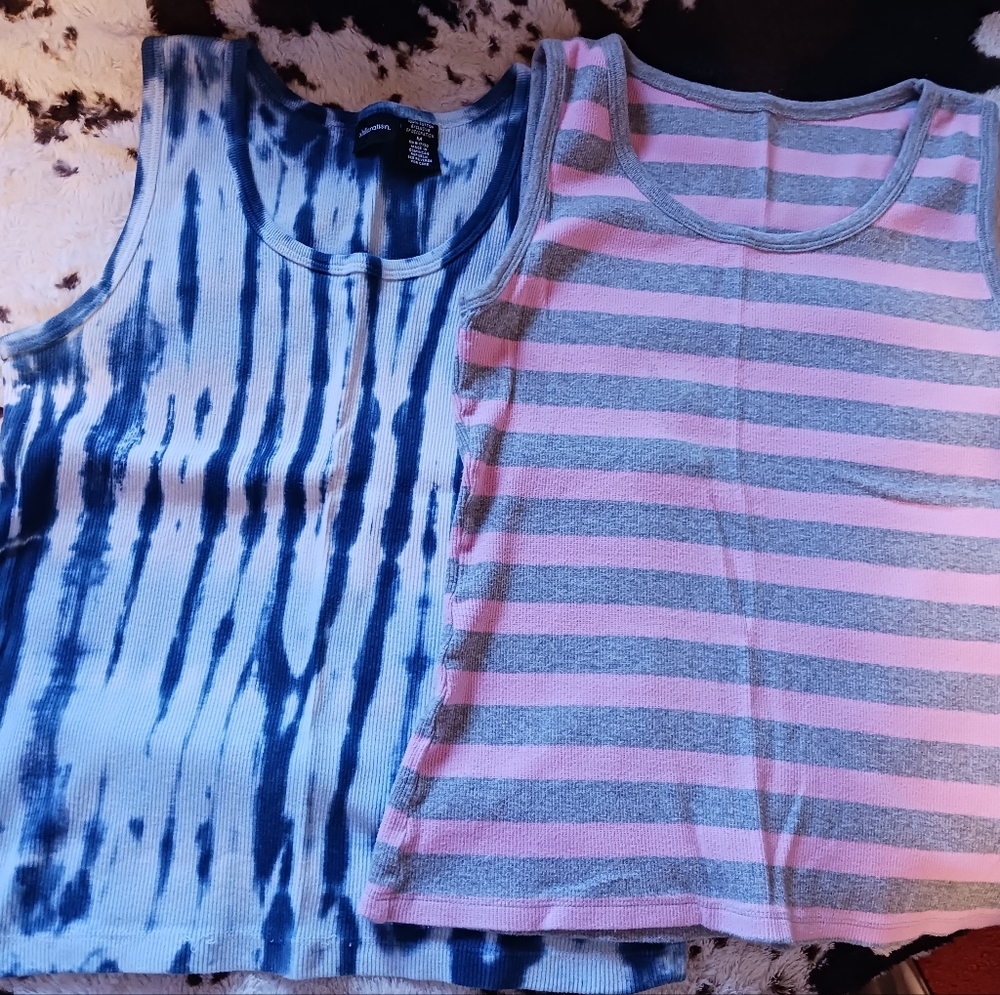 2 Tank Tops Xhilaration No Brand M Juniors